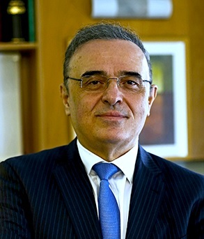 Ο Δρ. Νικόλαος Χριστοδούλου, Διευθυντής Ορθοπεδικής Κλινικής στο Ιατρικό Ψυχικού