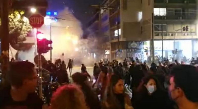 Διστάζουν ή αρνούνται οι ασφαλιστικές να καλύψουν κινδύνους από τις διαδηλώσεις στην Αθήνα.