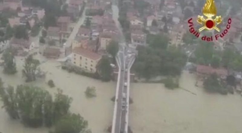 Ανυπολόγιστες -και ανασφάλιστες- ζημιές πολλών δισ. ευρώ από τις πλημμύρες στην Emilia-Romagna της Ιταλίας