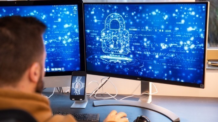 Εξάρθρωση πολυμελούς εγκληματικής οργάνωσης για απάτες με υπολογιστή με τη μέθοδο «Phishing»